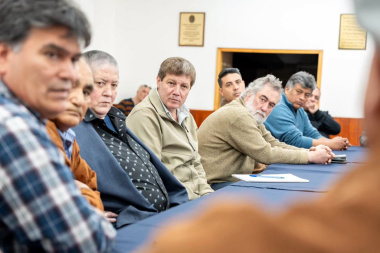 "Las aplicaciones deben tributar como corresponde, como lo hace todo el mundo” dijo Melella a taxistas y remisores 
