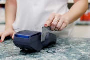 AFIP vigila las compras que haces con tarjeta de débito en abril: desde qué monto