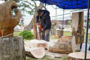 22° Fiesta Provincial de la Lenga: Tolhuin vive el concurso de escultores 