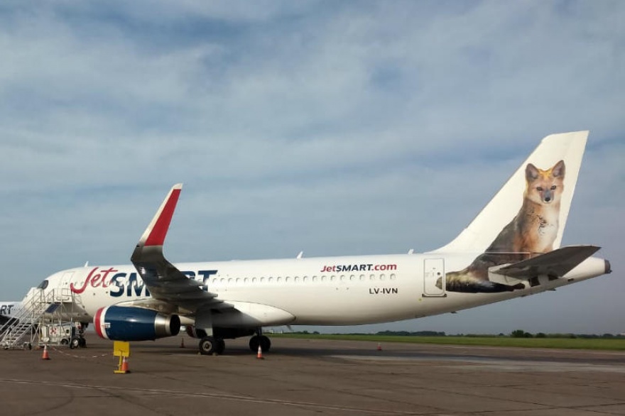 Resultado de imagen para jetsmart argentina A320 LV-IVN