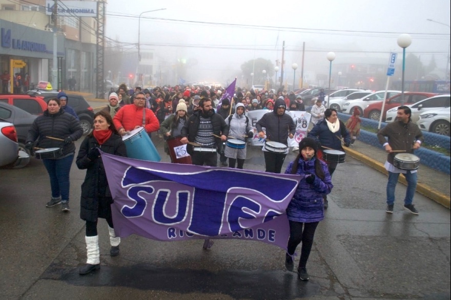 Paro y movilización de docentes este jueves en Tierra del Fuego