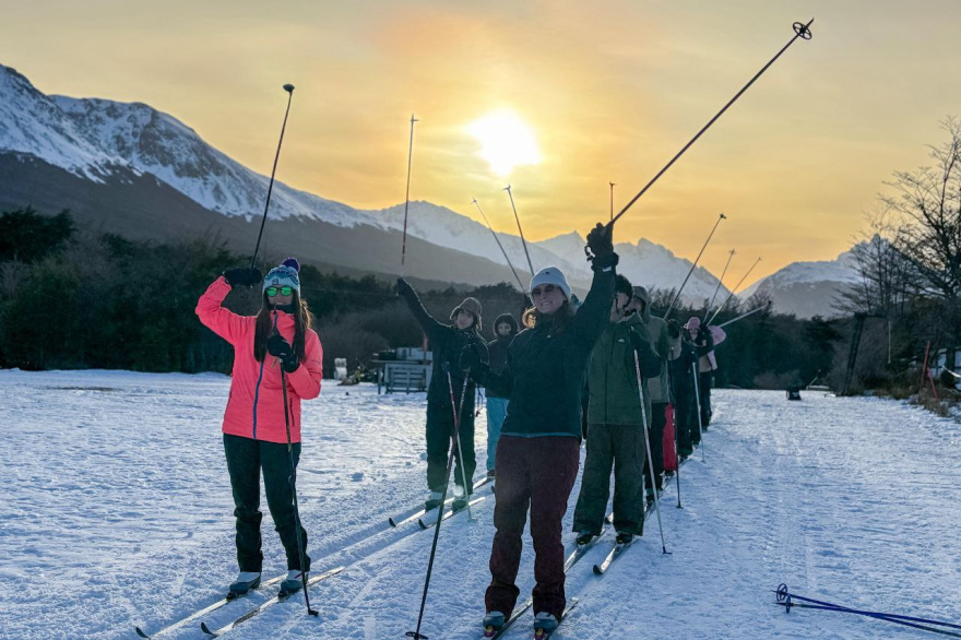 Inclusión Social: realizaron una jornada de esquí para Jóvenes de Ushuaia 