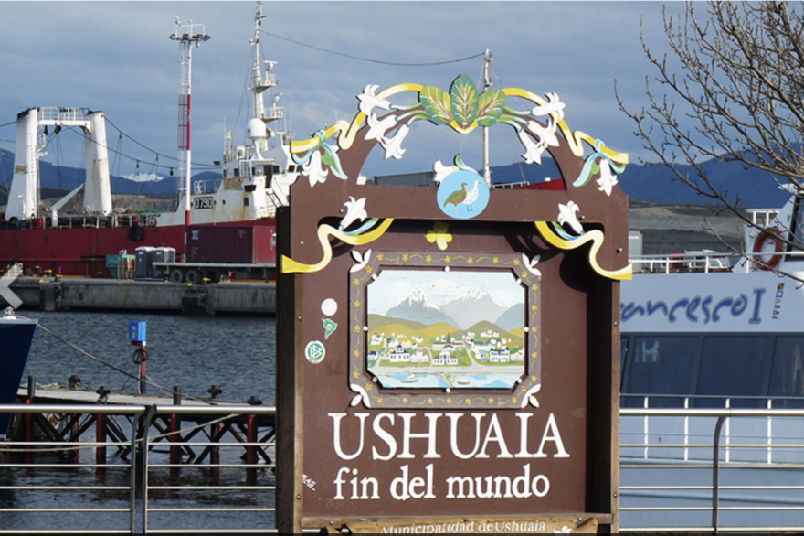 Van a un debate en mediación por el cartel “Bienvenidos a Ushuaia” del Puerto